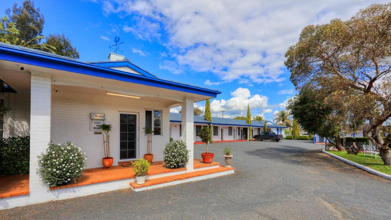 Colonial Motel & Apartments ยัง ภายนอก รูปภาพ